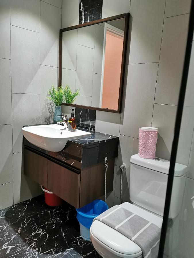 Landmark Stunning High Floor Coast View Studio #Netflix #Fast Wifi Tanjung Tokong Eksteriør billede
